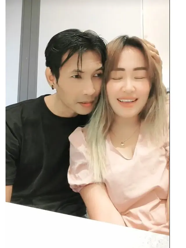 Suami Pinkan Mambo Sindir Capcai Rp200 Ribu Buatan Istri