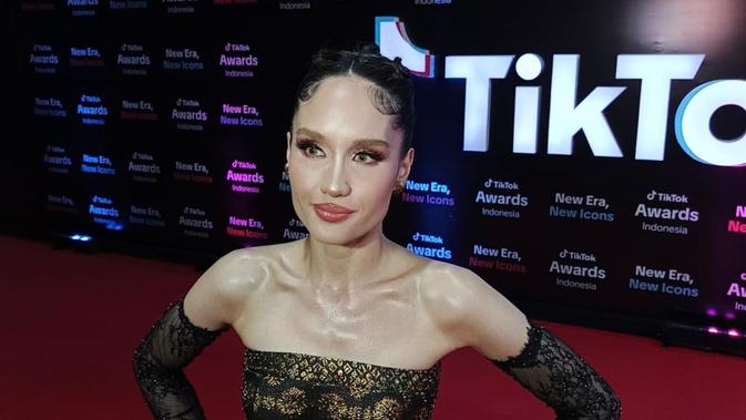 Cinta Laura Tanggapi Viral Videonya di TikTok tentang Soto dan Ungkap Sisi Manja pada Pasangan